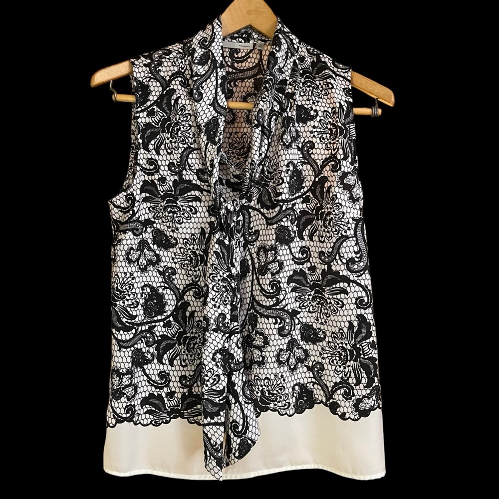 Halogen‎ sleeveless blouse Sz. M Floral design
